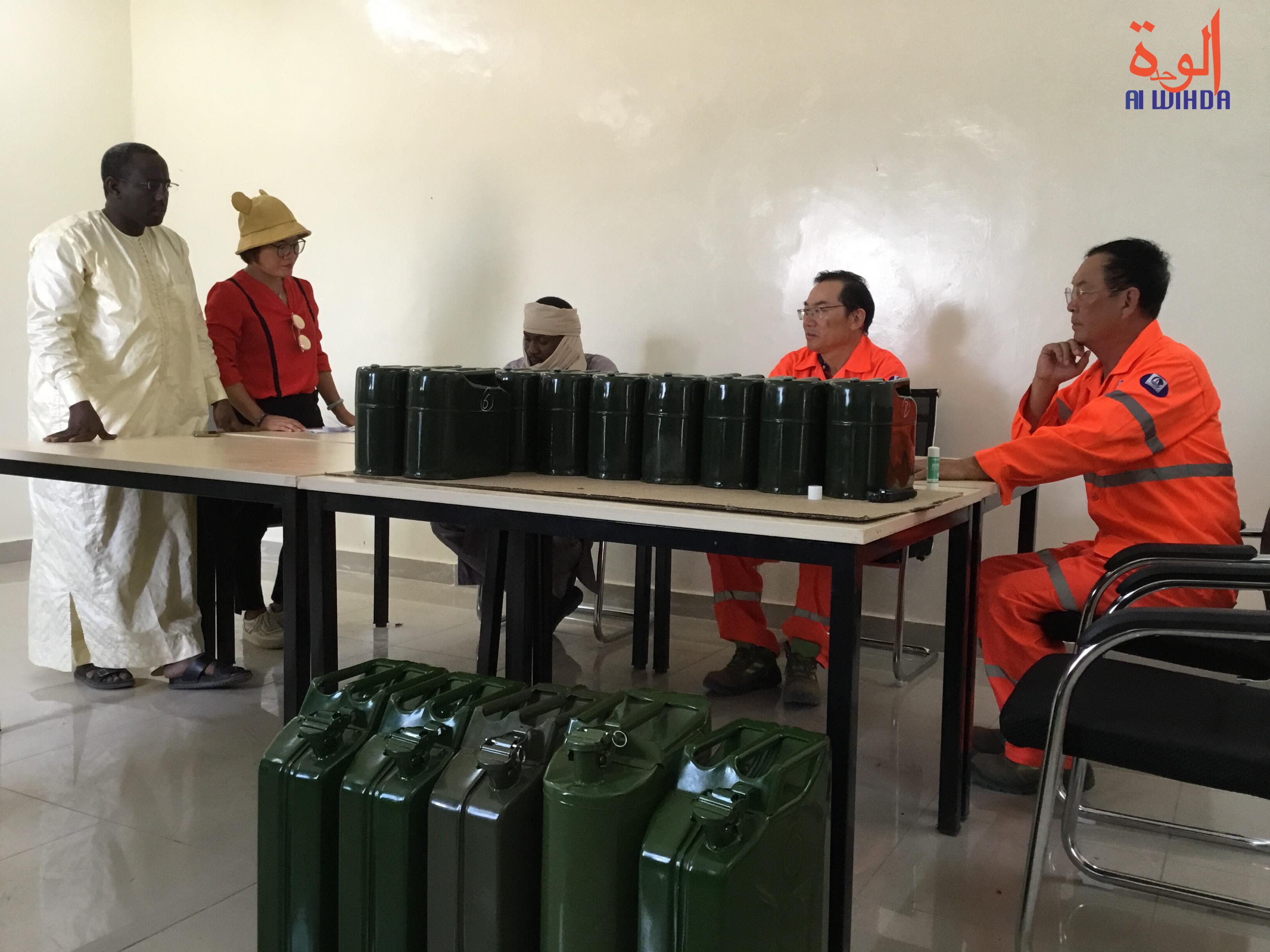 Tchad : un accord signé pour l’analyse d’échantillons de pétrole en Chine. © Alwihda Info