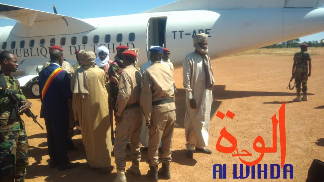 Tchad - état d'urgence : les ministres de la défense et de l'administration à Goz Beida (vidéo)