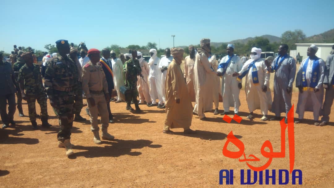 Tchad - état d'urgence : les ministres de la défense et de l'administration à Goz Beida (vidéo)