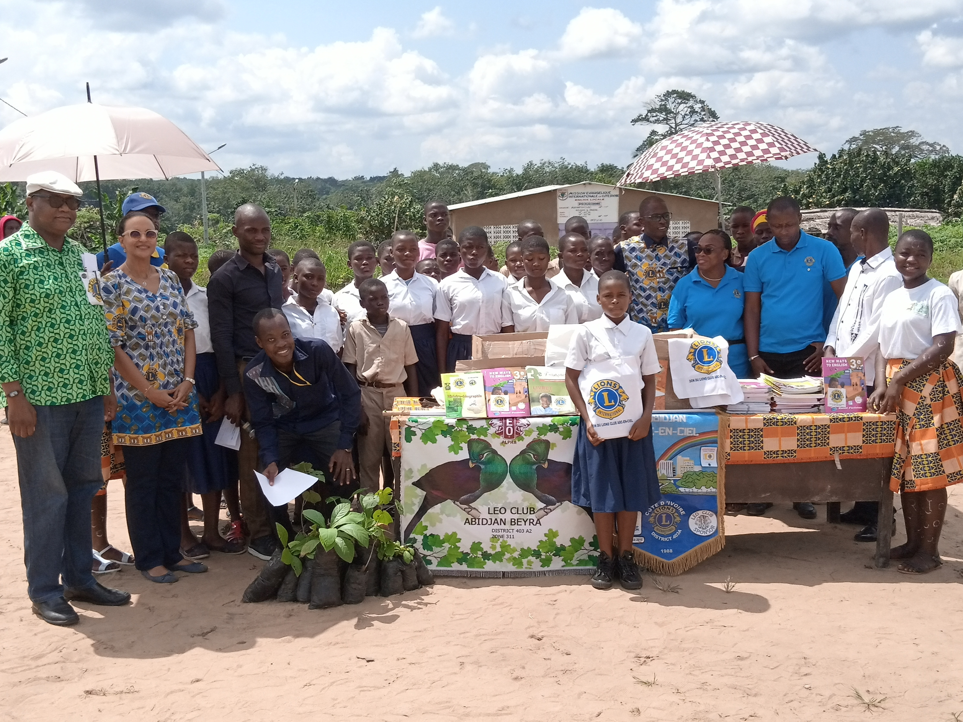 Côte d’Ivoire/Actions du Lions Club Arc-en-ciel au Collège Yves Lambelin de Bongo : Don de kits scolaires, planting d’arbres, repas de cœur,….