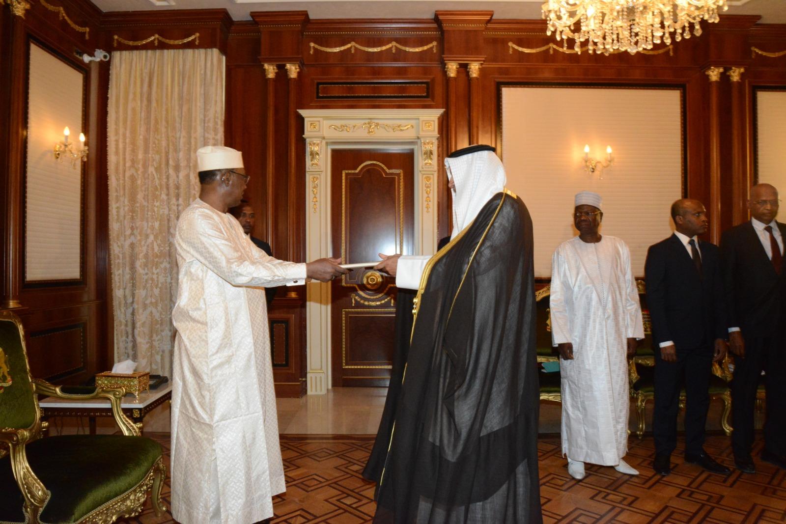 Tchad : 5 nouveaux ambassadeurs accrédités. © PR