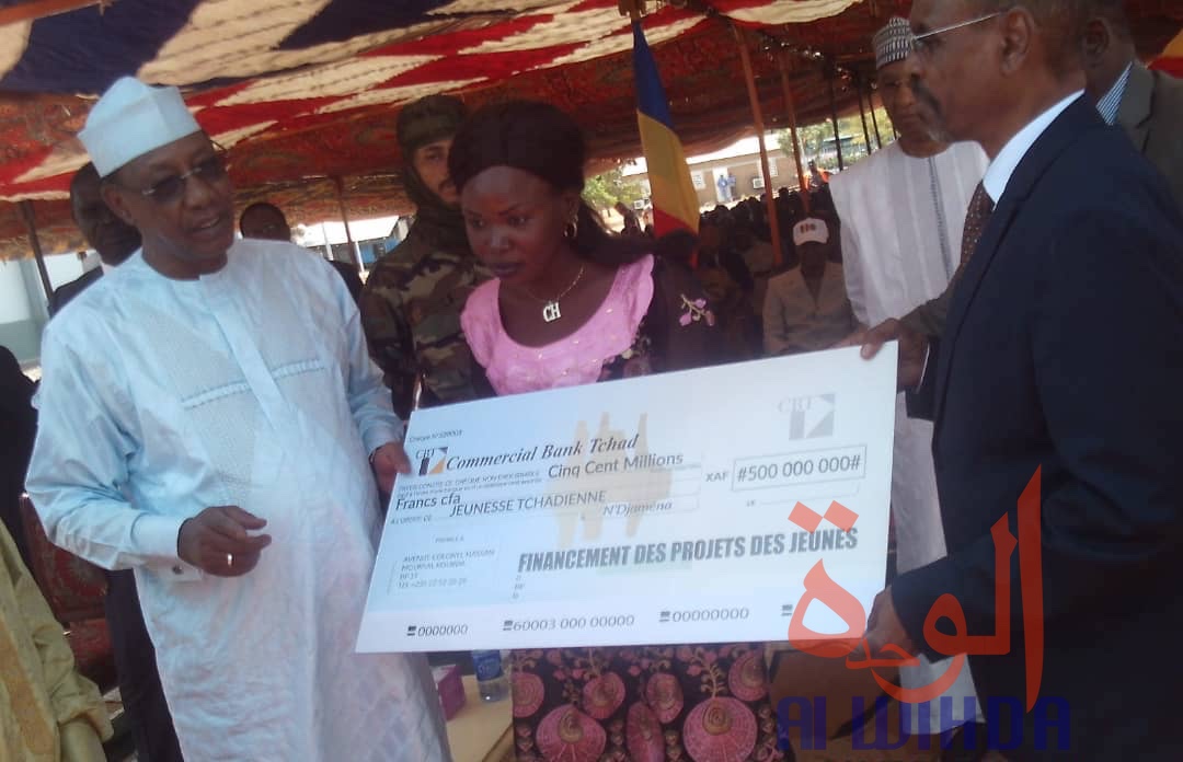 Tchad : à Moundou, un chèque d'un demi milliard FCFA pour la jeunesse. © Alwihda Info