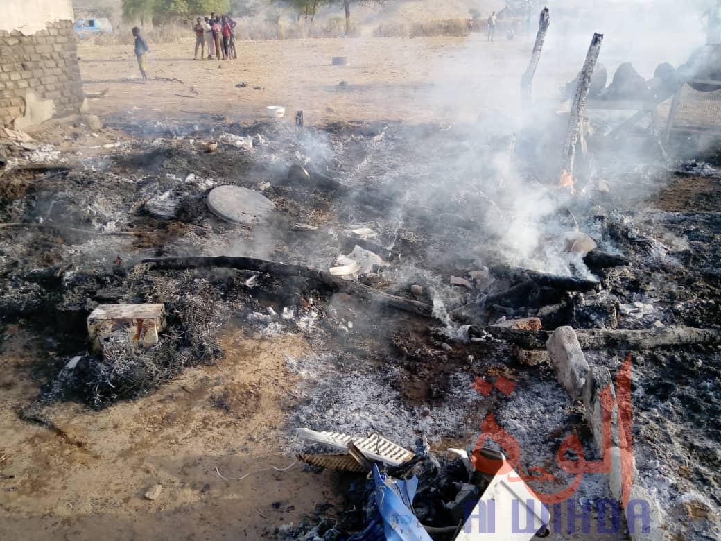 Tchad : une maison ravagée par les flammes à Goz Beida. ©Mahamat Issa Gadaya/Alwihda Info