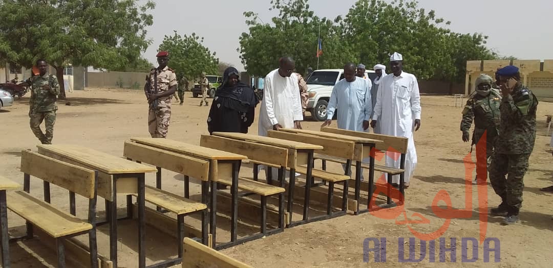 Tchad : 1000 tables-bancs pour renforcer les écoles défavorisées du Batha. © Hassan Djidda Hassan/Alwihda Info