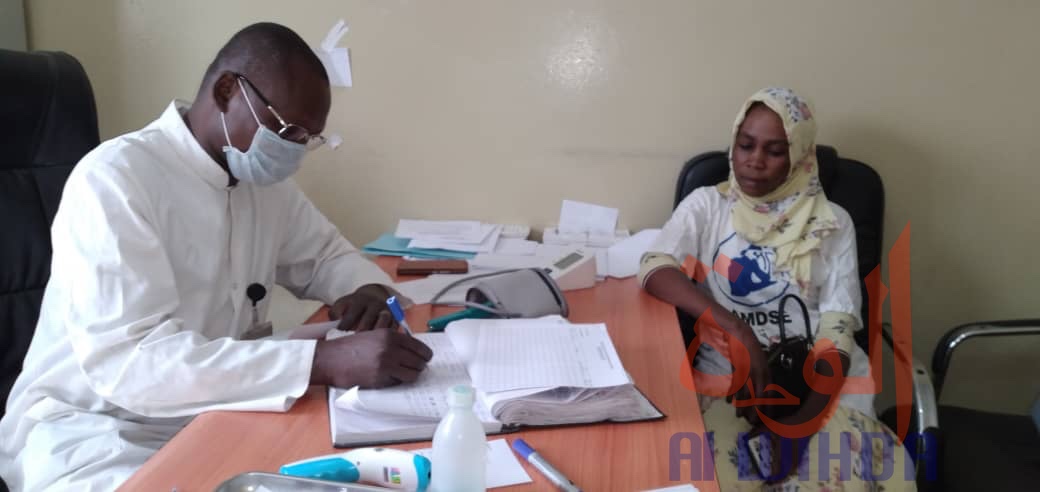 Tchad : des femmes donnent leur sang pour les soldats blessés. © Djibrine Haïdar/Alwihda Info