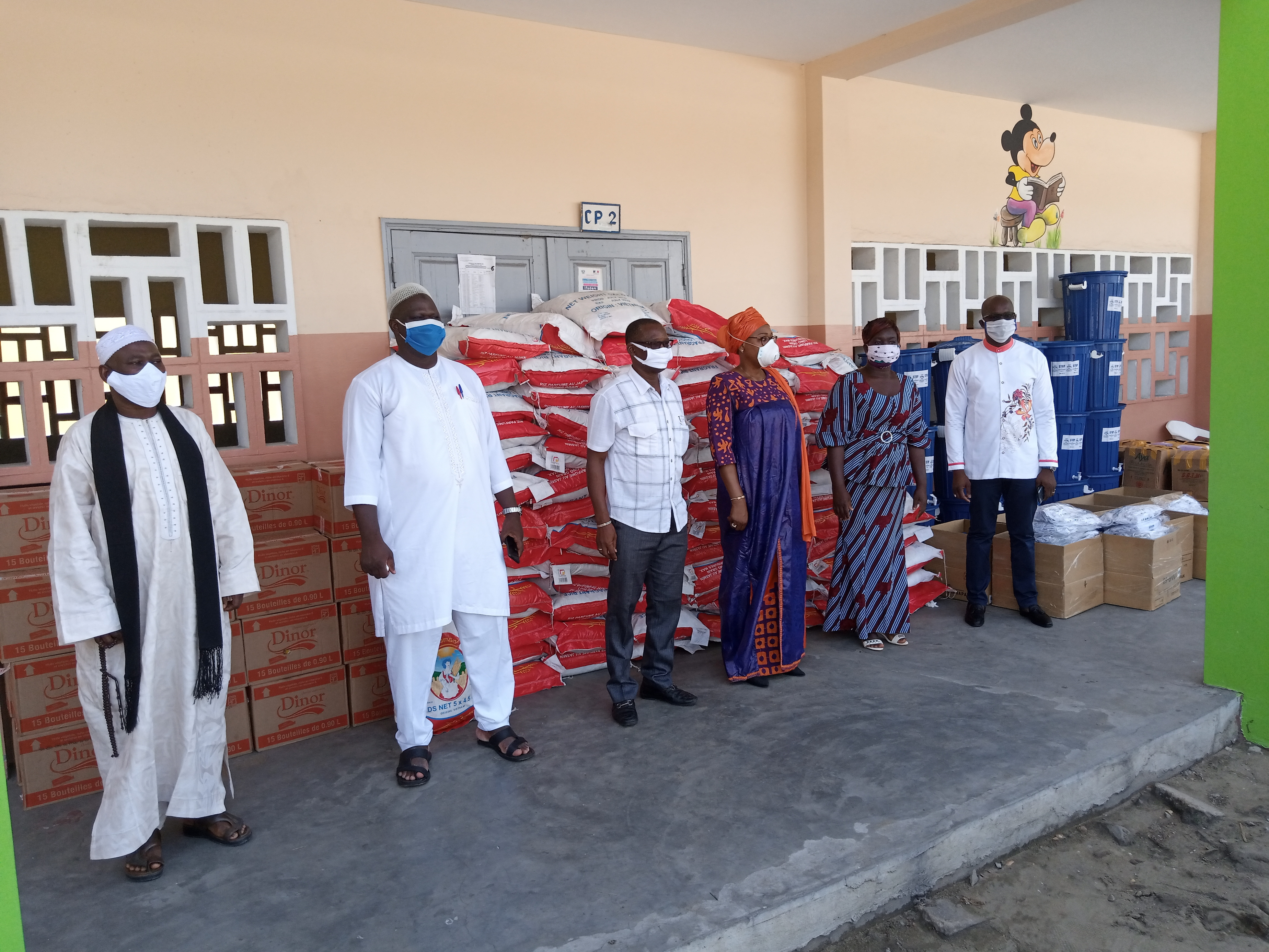 Côte d’Ivoire/Lutte contre la propagation du COVID-19 : L’Ong Afamah fait don de kits sanitaires et alimentaires aux femmes du district d’Abidjan