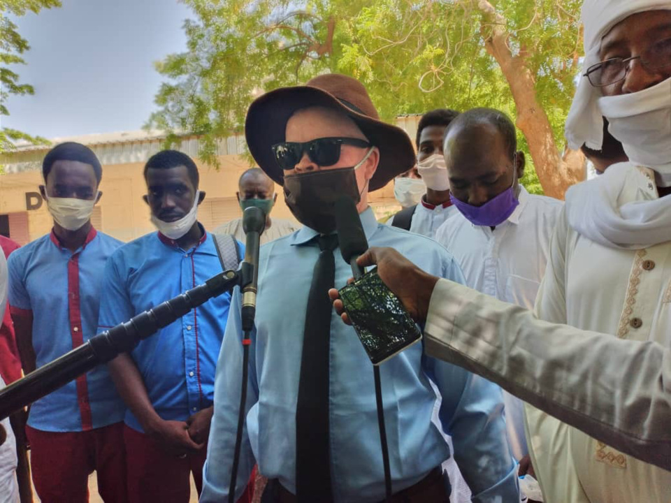Tchad - Covid-19 : l'association d'appui aux albinos apporte son appui aux établissements