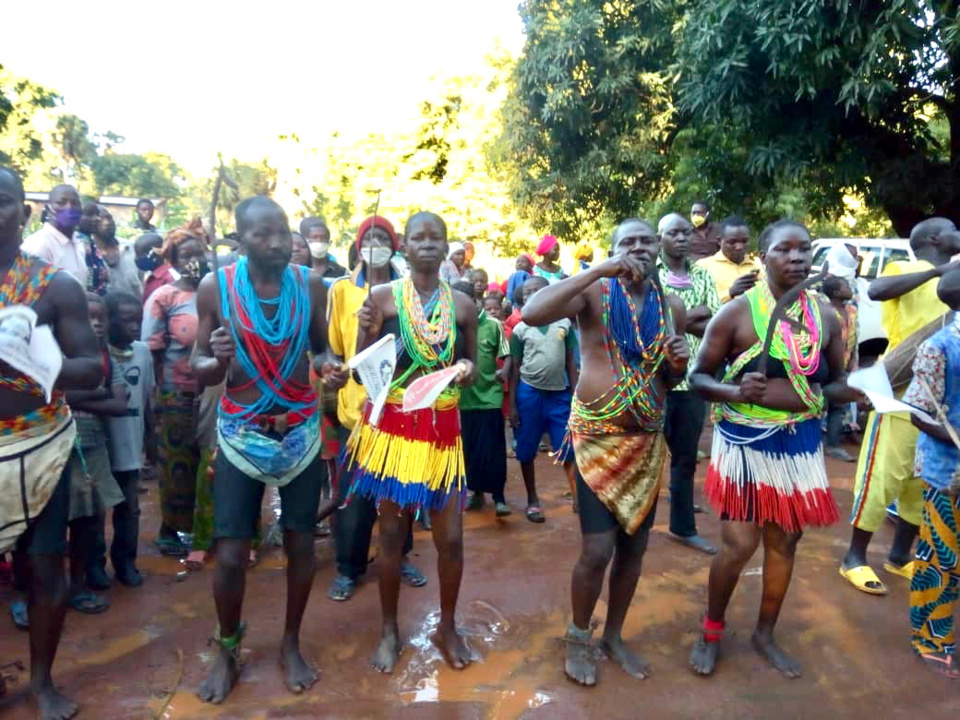 Tchad : des kits solaires et machines à mil offerts au Sud pour développer le monde rural