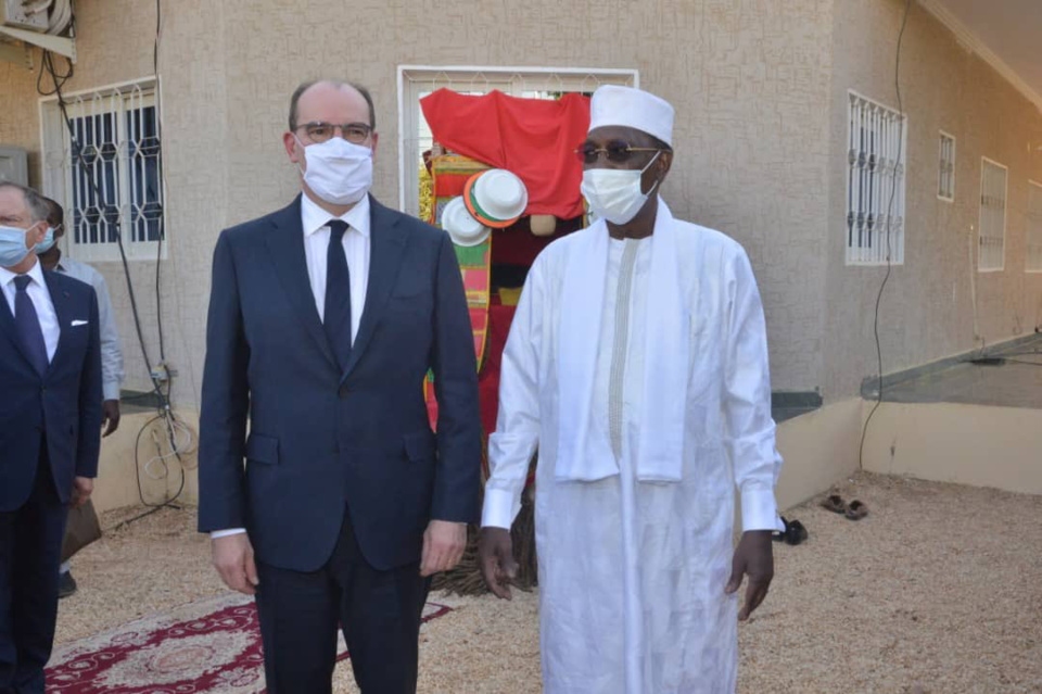 Tchad : le Premier ministre français reçu par Idriss Déby à Amdjarass. © PR