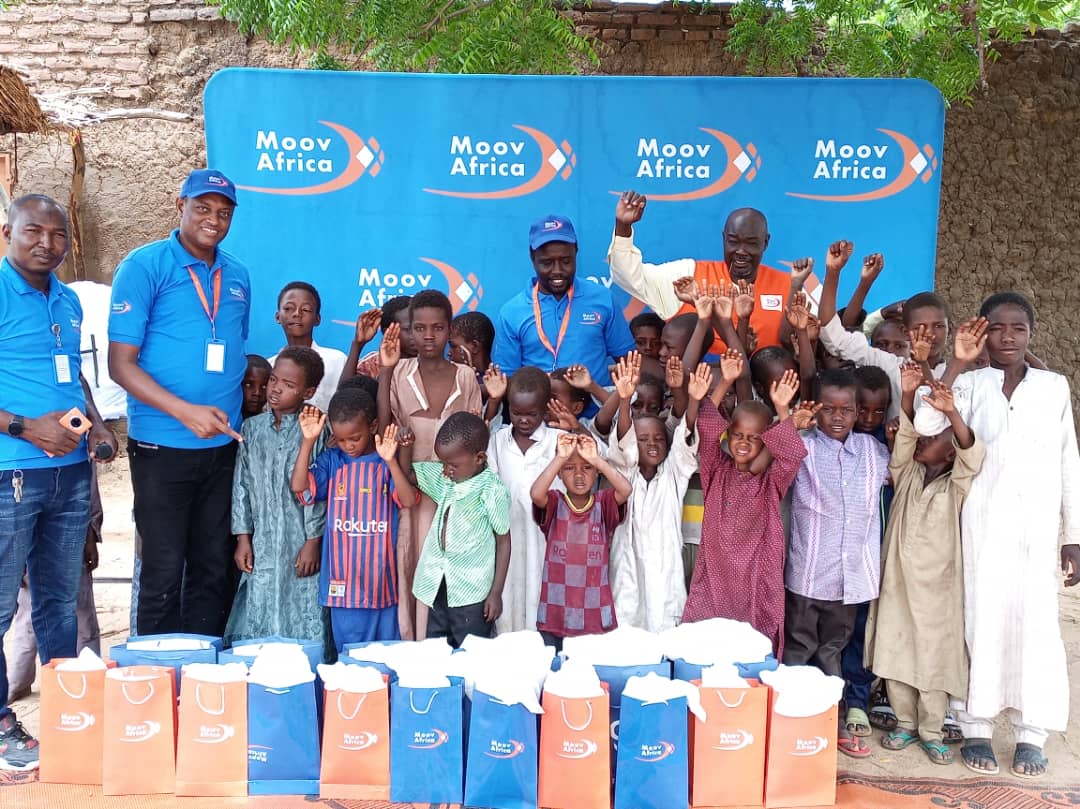 Tchad : Moov Africa fait un don de moustiquaires imprégnées aux orphelins d'un village