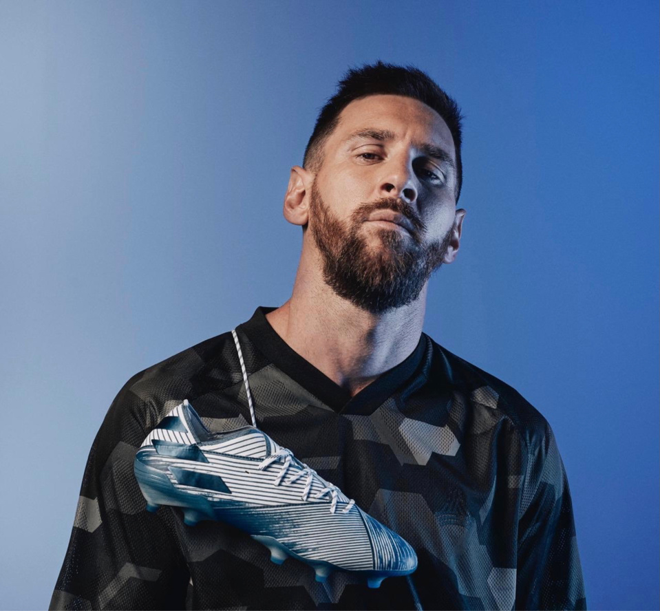 Football : Lionel Messi s'engage avec le PSG