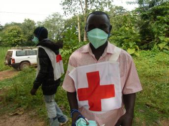 Arrivée de la Croix-Rouge pour l'inhumation d’un corps en Centrafrique. RFI