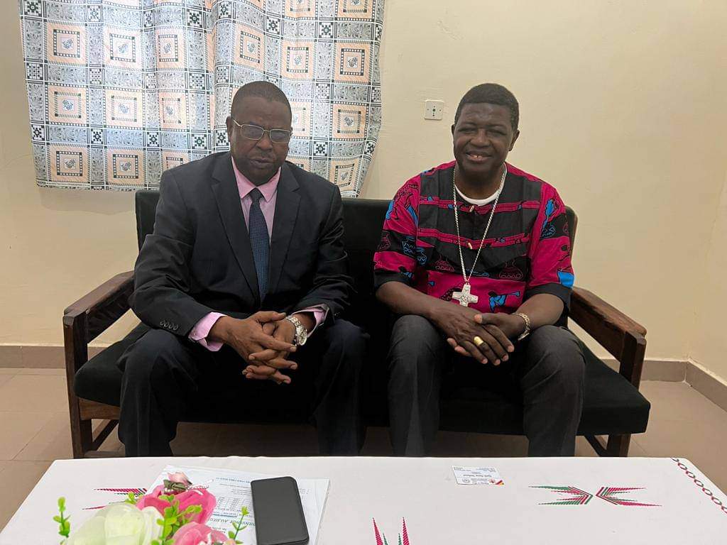 Tchad : aux côtés de l'archevêque, le président de la CNDH condamne la répression.