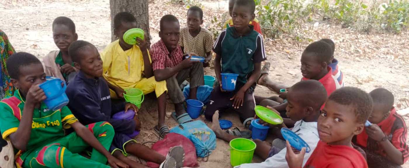 Elèves à l'heure du repas. © DR