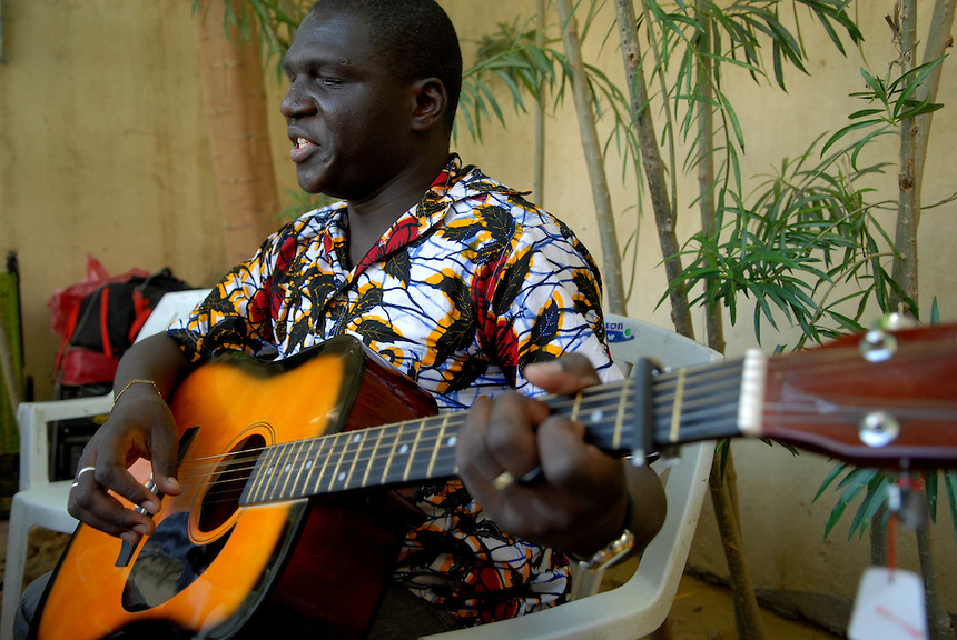 Tchad : Beral Mbaïkoubou lance son deuxième livre