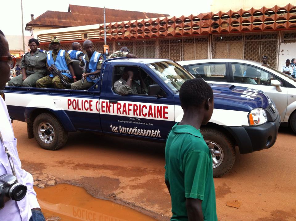 Un musulman échappe de justesse au lynchage, sauvé par des gendarmes. Crédit photo : Diaspora Media