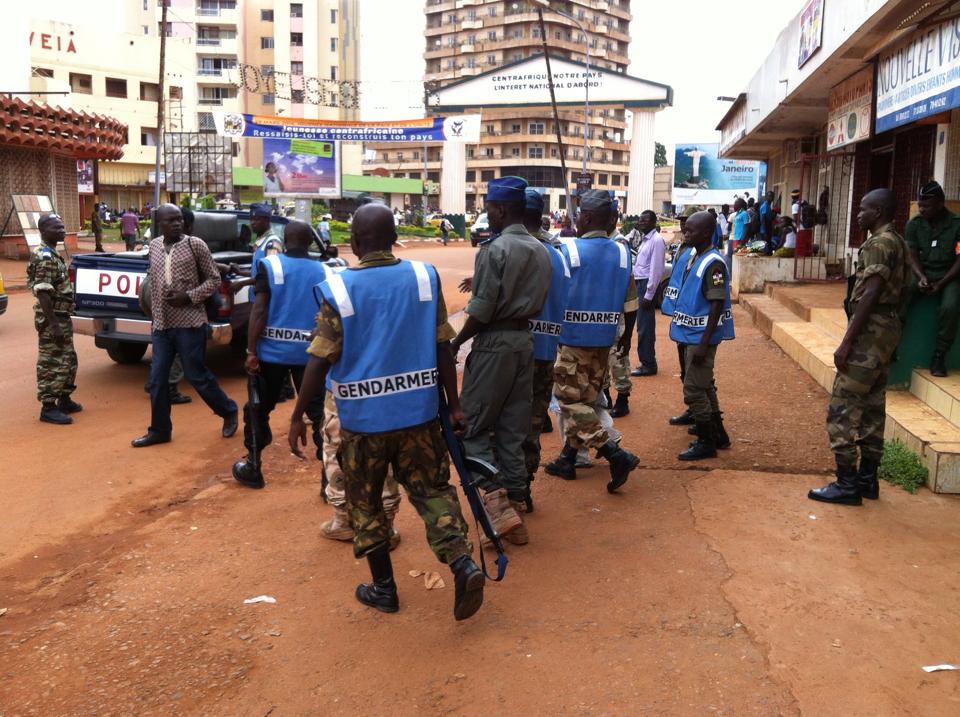 Un musulman échappe de justesse au lynchage, sauvé par des gendarmes. Crédit photo : Diaspora Media