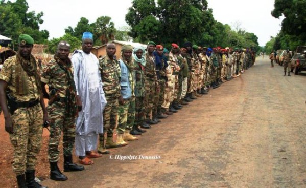 Des combattants de la Séléka à Sibut. Photo : Hippolyte Donossio