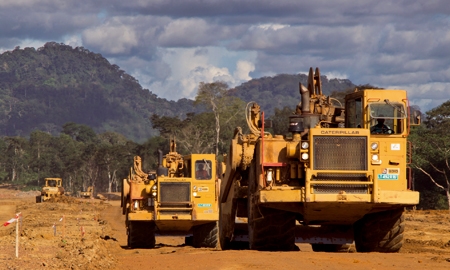 Des engins de Sogea Satom. Crédit photo : Sources