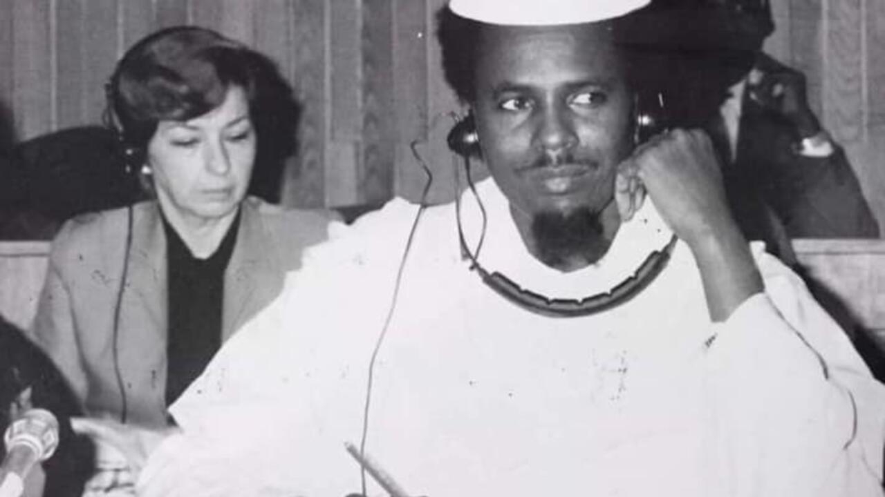 Tom Erdimi, lors d'une conférence de l'Unesco en 1992. © Derdimi/creative commons