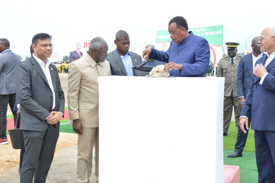 Pose de la première pierre par Denis Sassou-N'Guesso