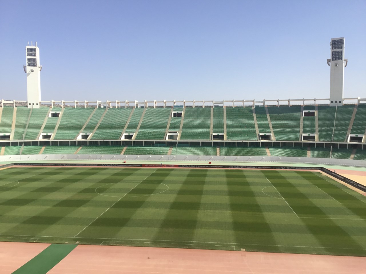 Maroc : le stade d'Agadir, conforme aux normes internationales, accueille des compétitions d'envergure