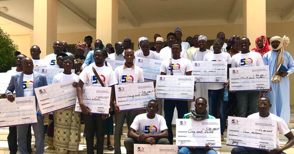 Tchad : remise de chèques aux lauréats de l'Initiative 50 000 emplois décents du Mayo Kebbi Est