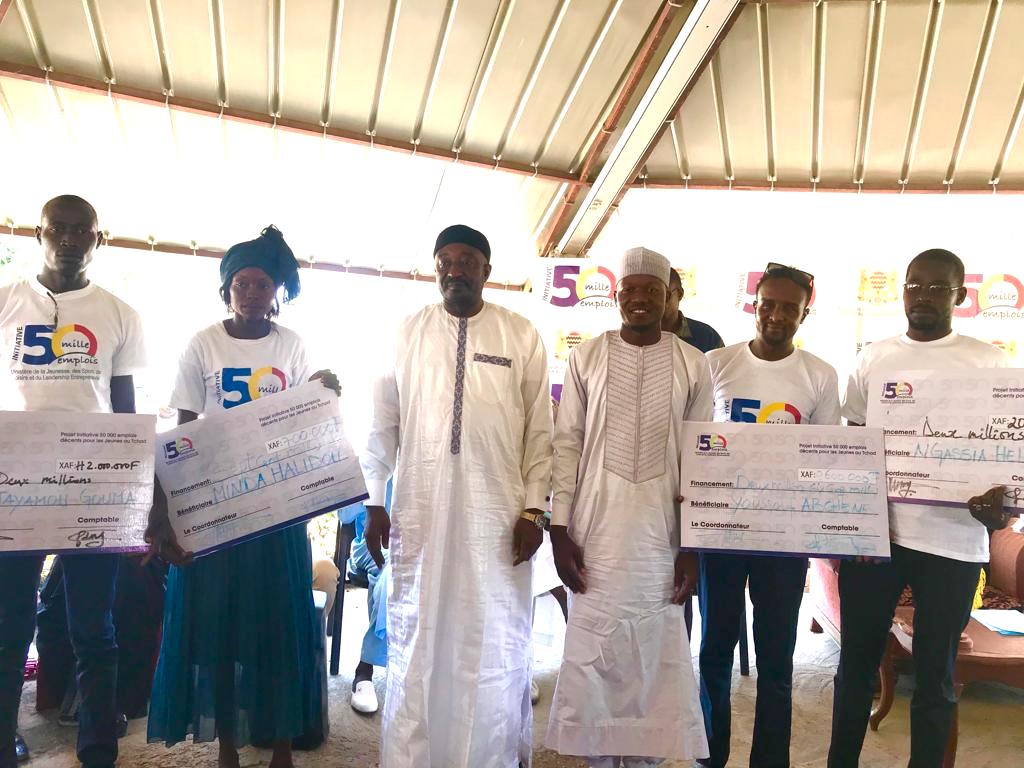 Tchad : remise de chèques aux lauréats de l'Initiative 50 000 emplois décents du Mayo Kebbi Est