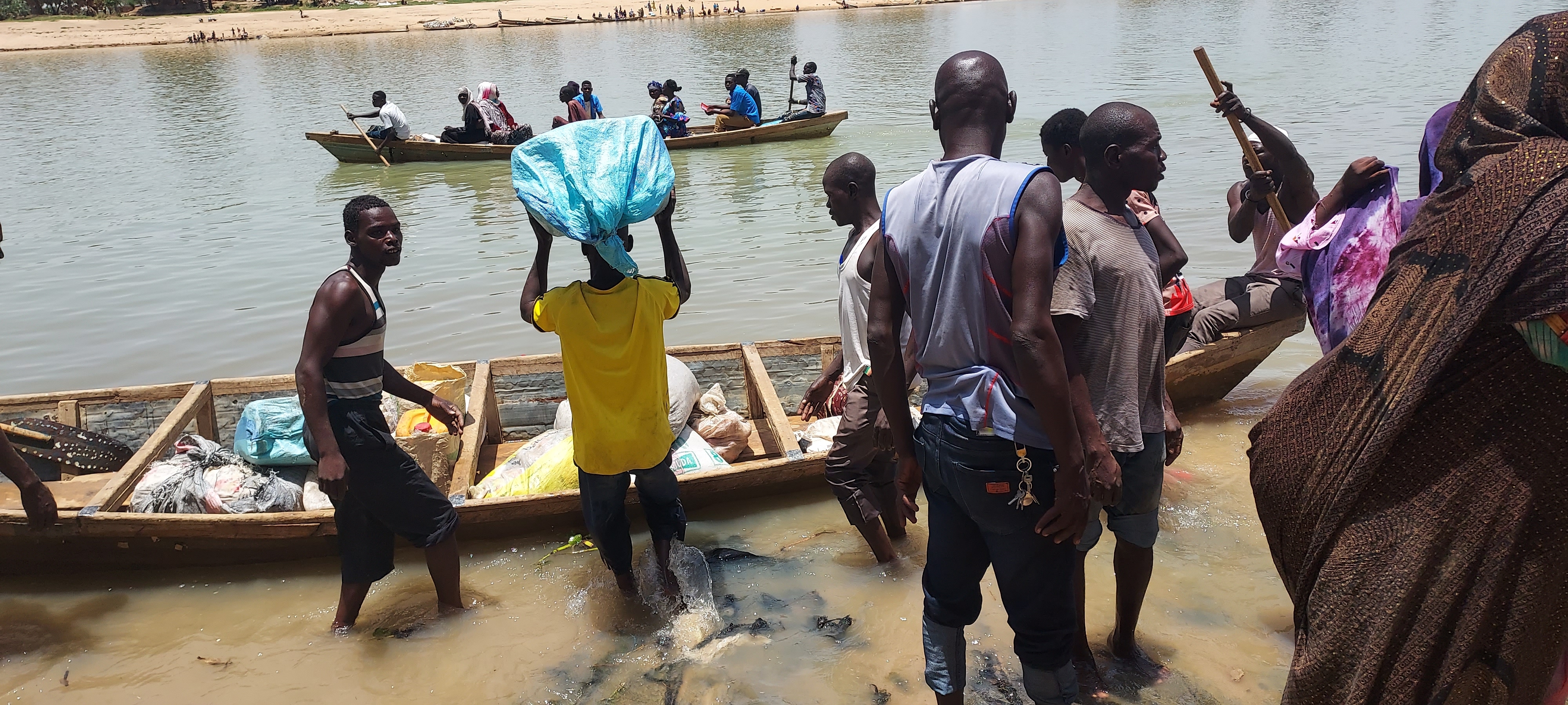 Tchad : l'essence achetée à 800 FCFA à Kousseri est revendue à 2500 FCFA le litre en bouteille