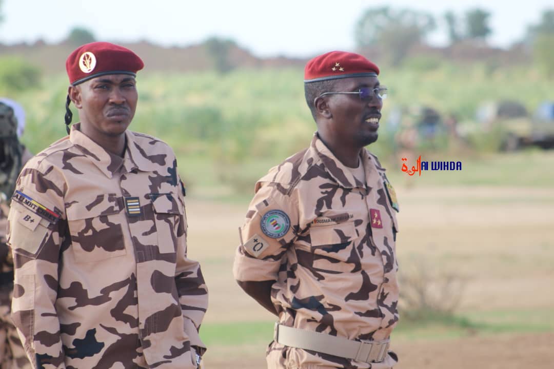 Est du Tchad : l'armée apporte une assistance alimentaire aux réfugiés en détresse