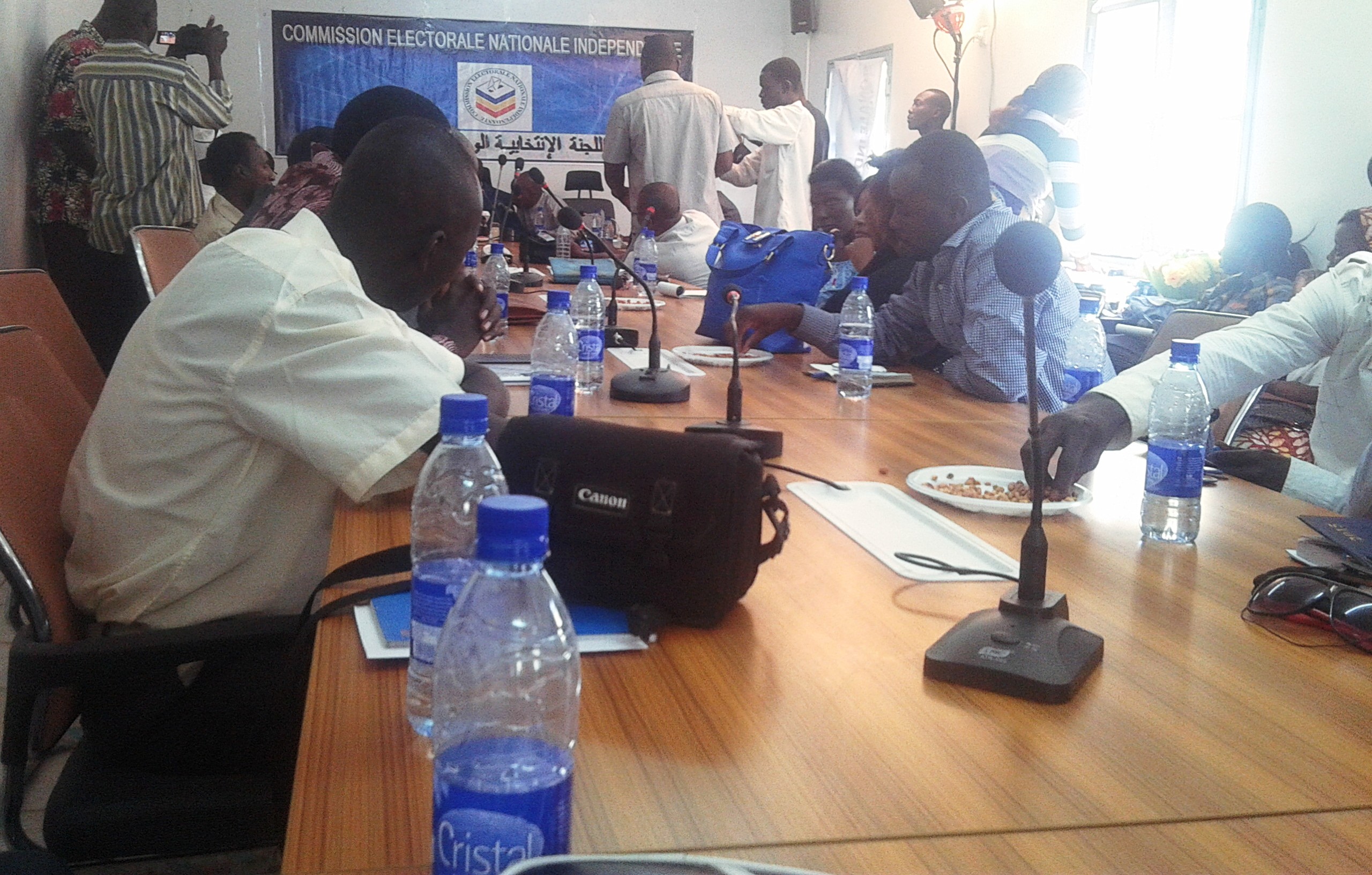 photo alwihda. les journalistes et les membres de la CENI