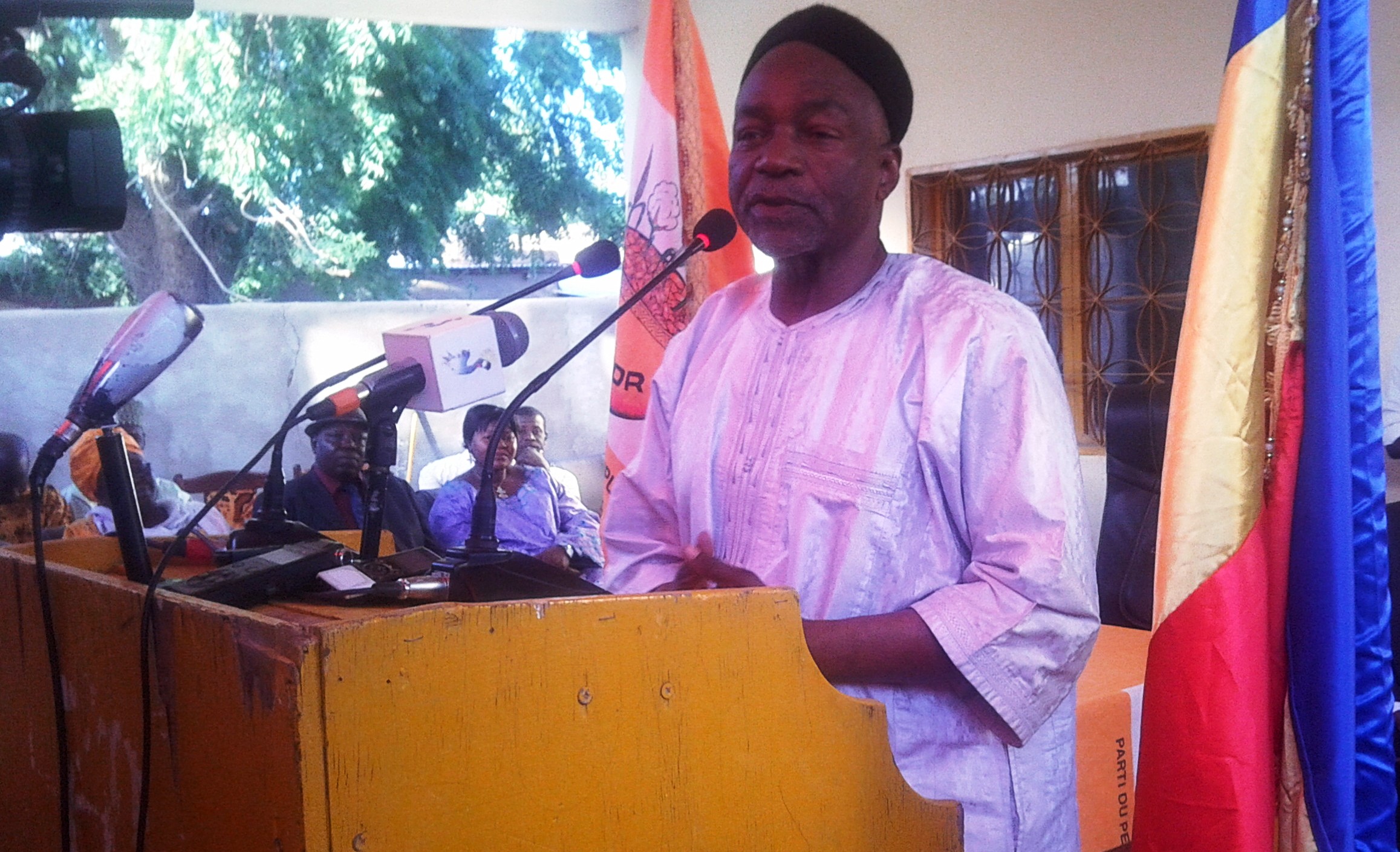 Kebzabo devant ses militants. photo alwihda