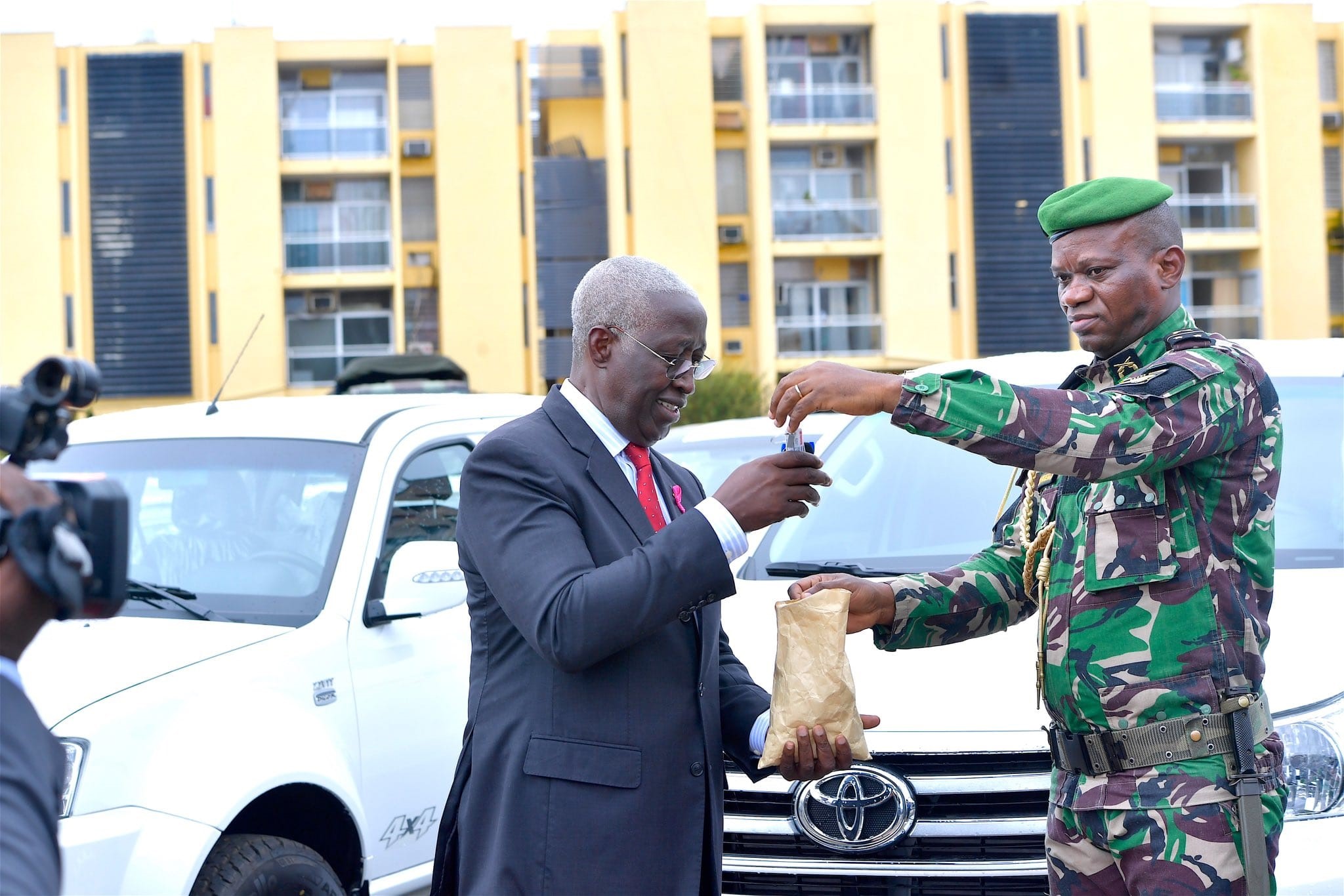 Gabon : Plus de 7 milliards et des véhicules saisis de certains barons du régime Bongo