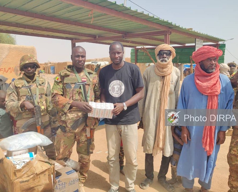 Mali : Les FAMa apportent une assistance alimentaire et médicale aux populations d’Anéfif