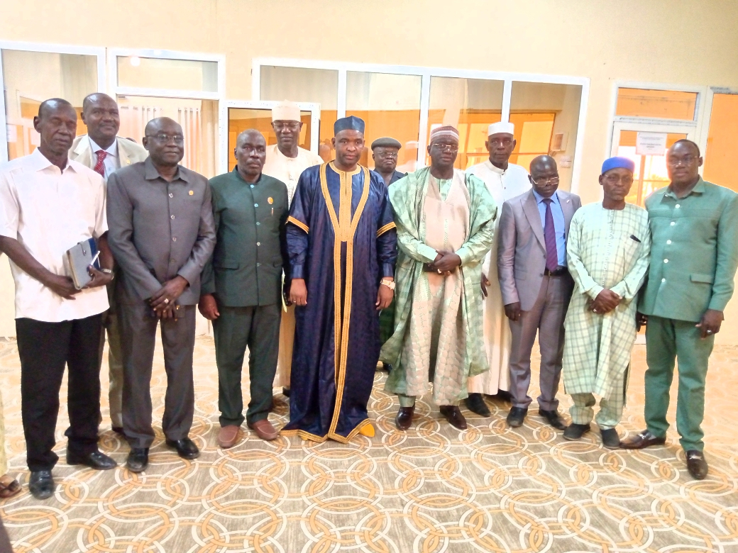 Tchad : la HAMA remet les textes réglementaires de la campagne référendaire au CNCP et à la CONOREC