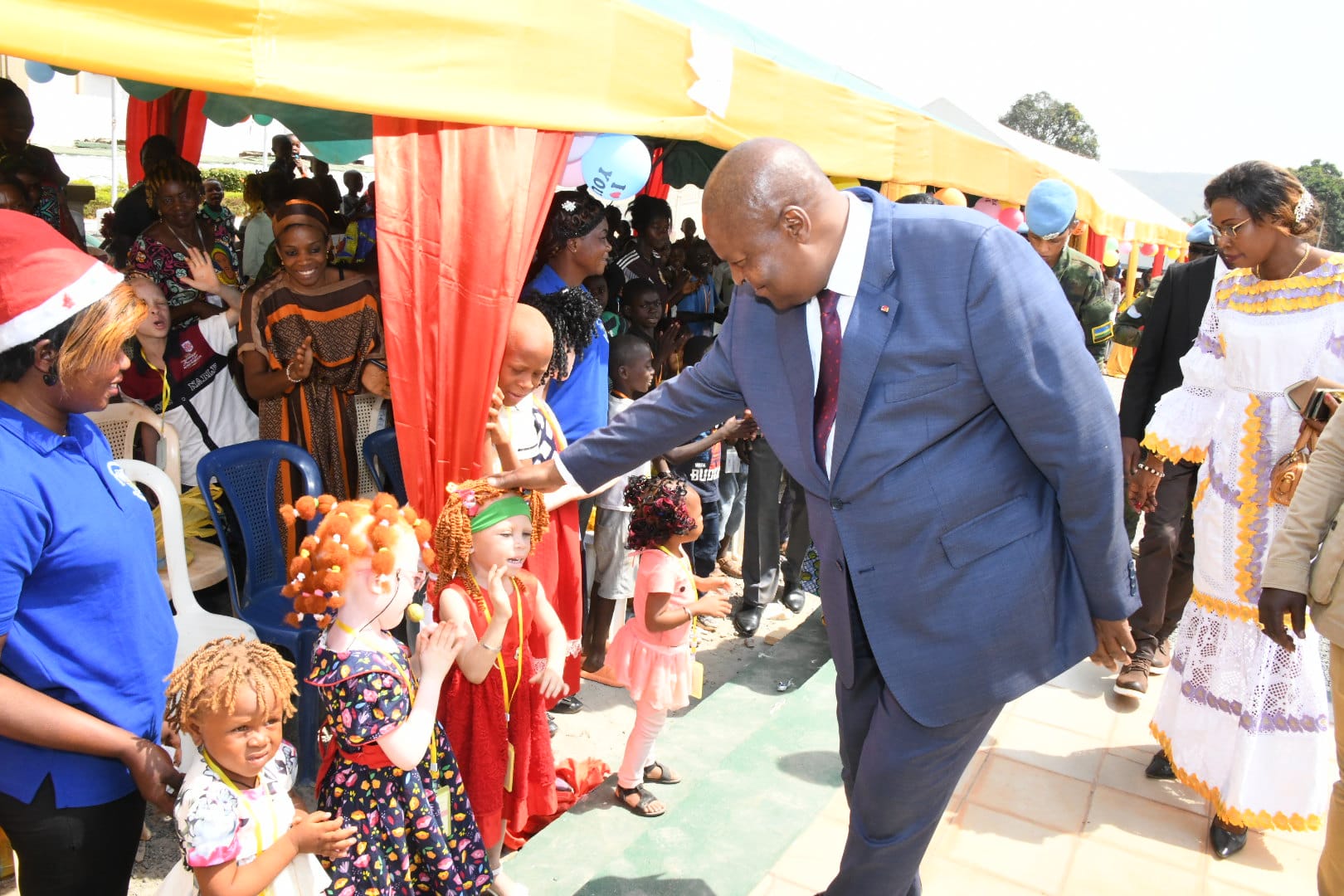 RCA : 1 000 enfants reçoivent des cadeaux au Palais de la Renaissance