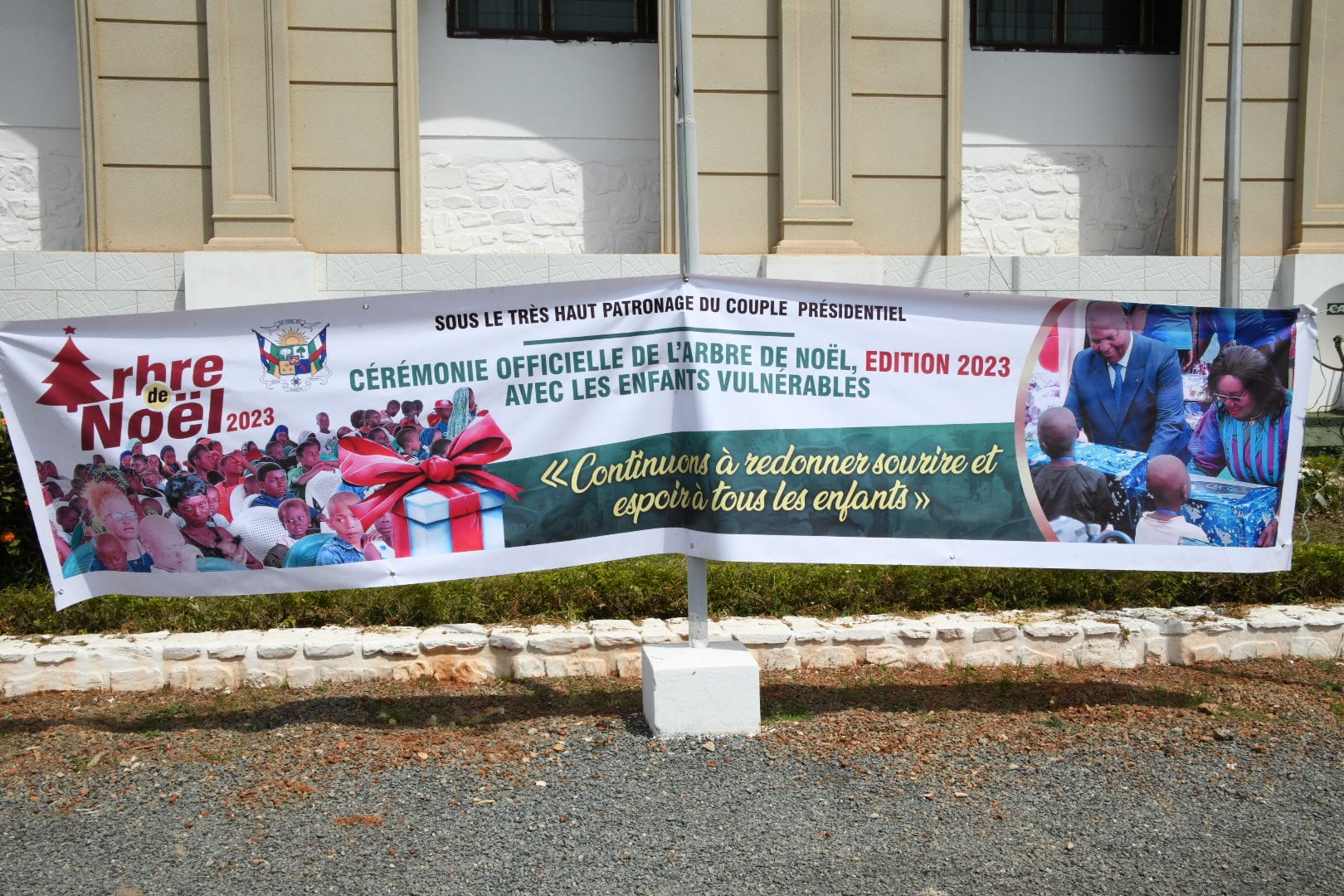 RCA : 1 000 enfants reçoivent des cadeaux au Palais de la Renaissance
