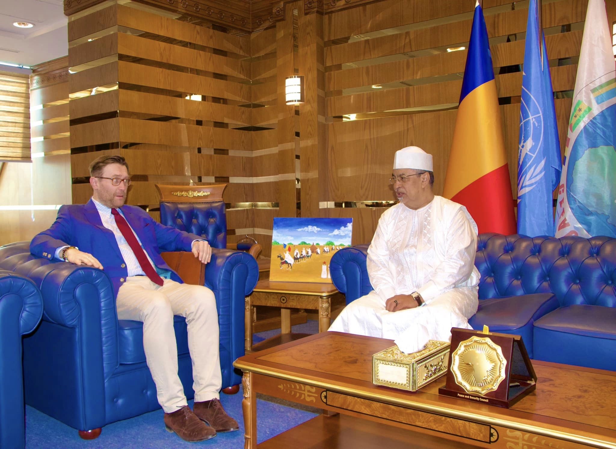 Le Tchad et la Hongrie scrutent sur le renforcement de la coopération économique et commerciale