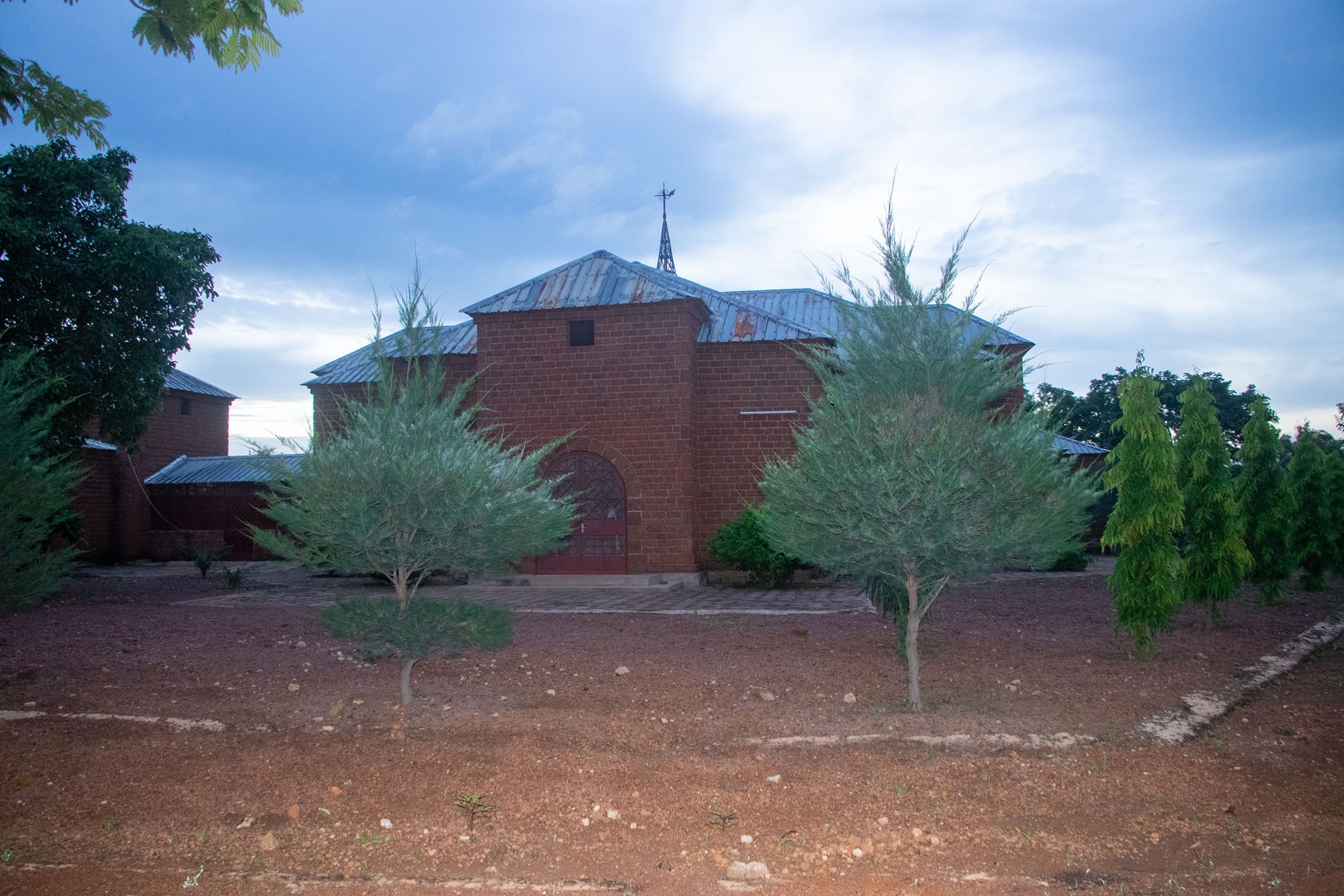 Burkina Faso : Au moins 15 fidèles catholiques d’Essakane-village tués par des terroristes