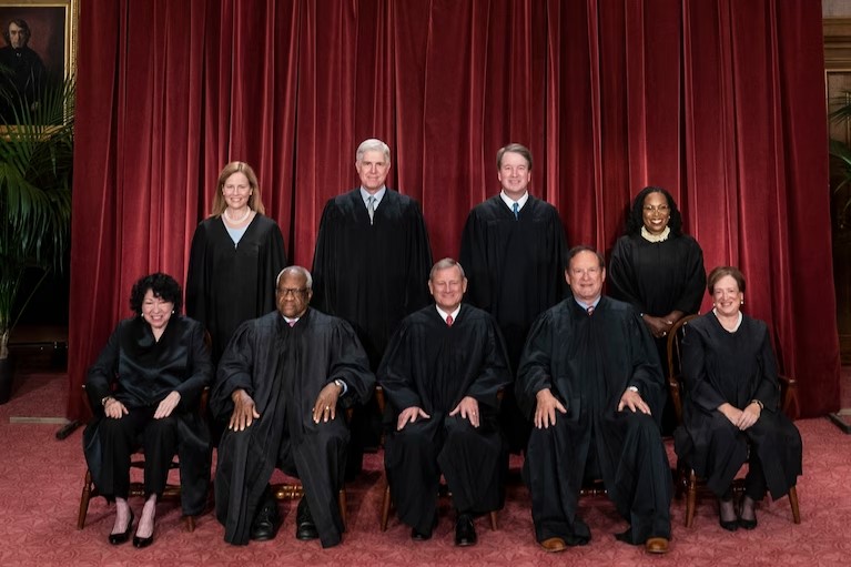 Les membres de la Cour suprême l'année dernière. Photo : Jabin Botsford/The Washington Post