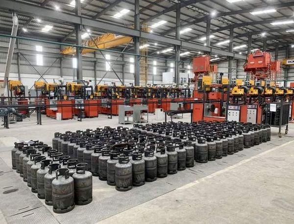 Lancement de la première usine de fabrication de bouteilles à gaz au Cameroun : Une étape majeure vers l'autonomie industrielle du pays