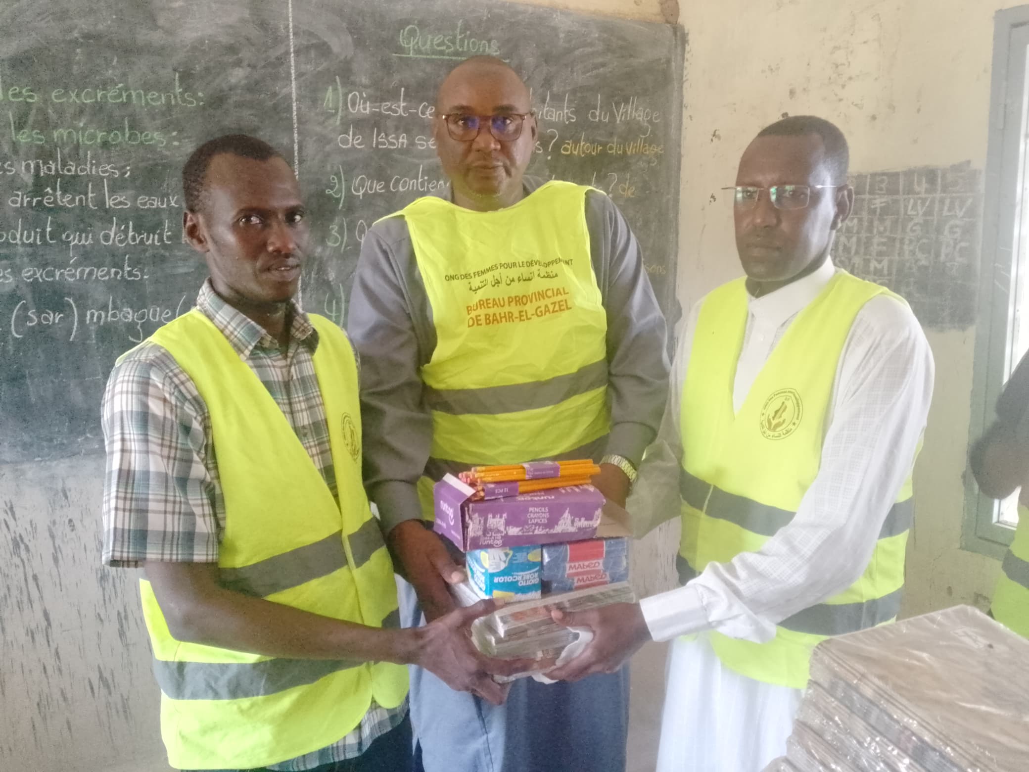 Tchad : des kits scolaires offerts aux apprenantes de l'alphabétisation à Moussoro