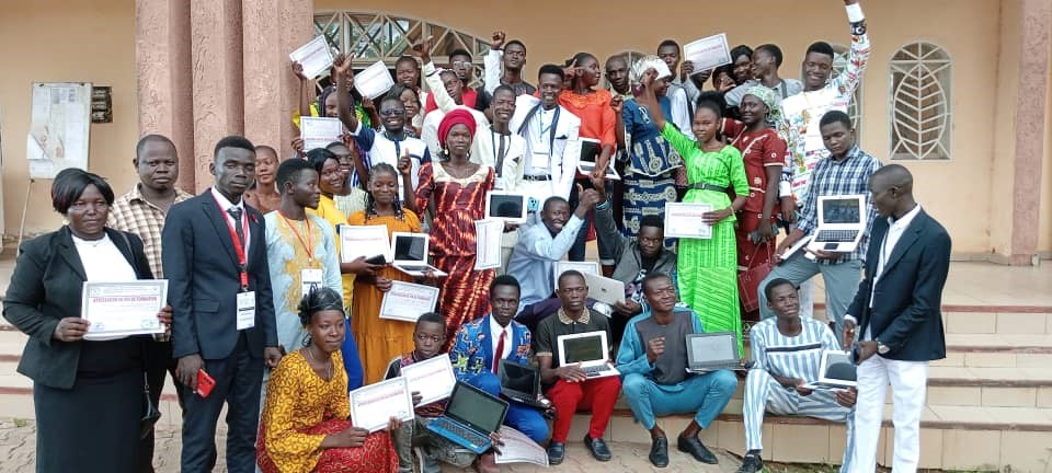 Tchad : Remise des attestations en informatique à Bébédjia