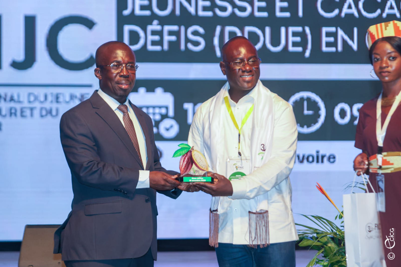Côte d’Ivoire : le gouvernement encourage les jeunes à être les pionniers de la réinvention de la filière cacao