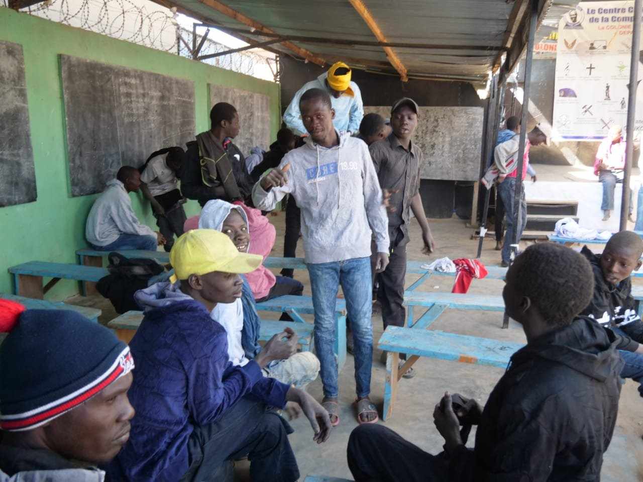 Tchad : Noël avec les enfants de la rue, la Compagnie Hadre Dounia fait un geste