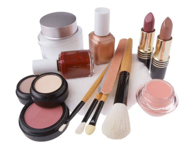 Tchad : le maquillage, entre art de la beauté et dangers méconnus