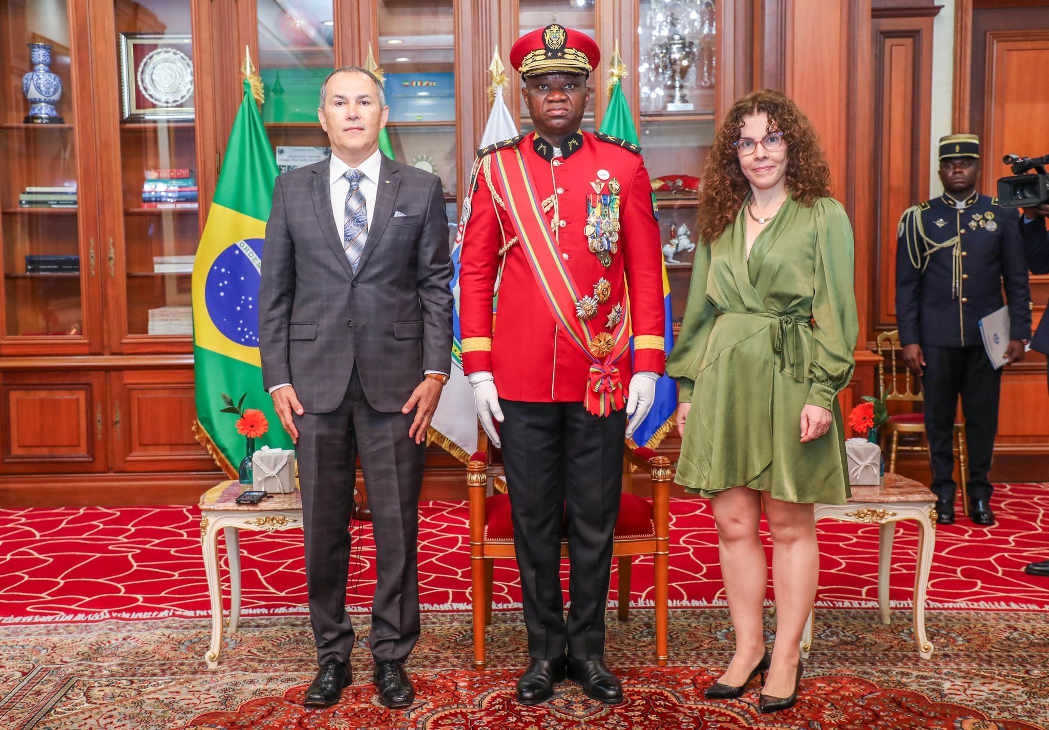 Gabon : le président de la République reçoit les lettres de créance de 5 nouveaux ambassadeurs