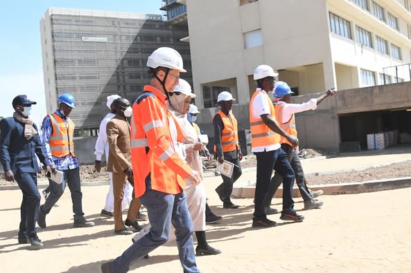 Tchad : Le ministre des Infrastructures inspecte les chantiers de SOGEA SATOM à N'Djaména
