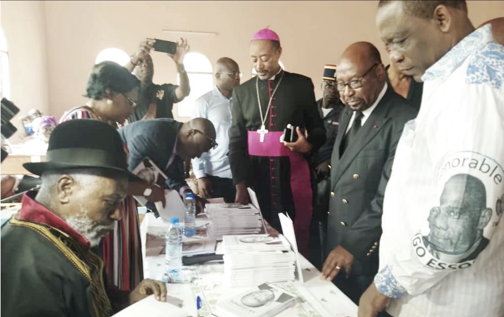 Jean Bernard Ndongo Essomba : une légende camerouanise célébrée dans un ouvrage