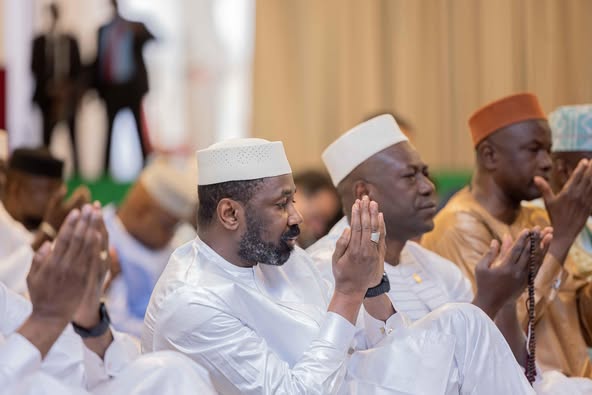 Mali : Le Président GOÏTA appelle à la paix, à la solidarité et à la souveraineté lors de la prière de l'Aïd el-Fitr